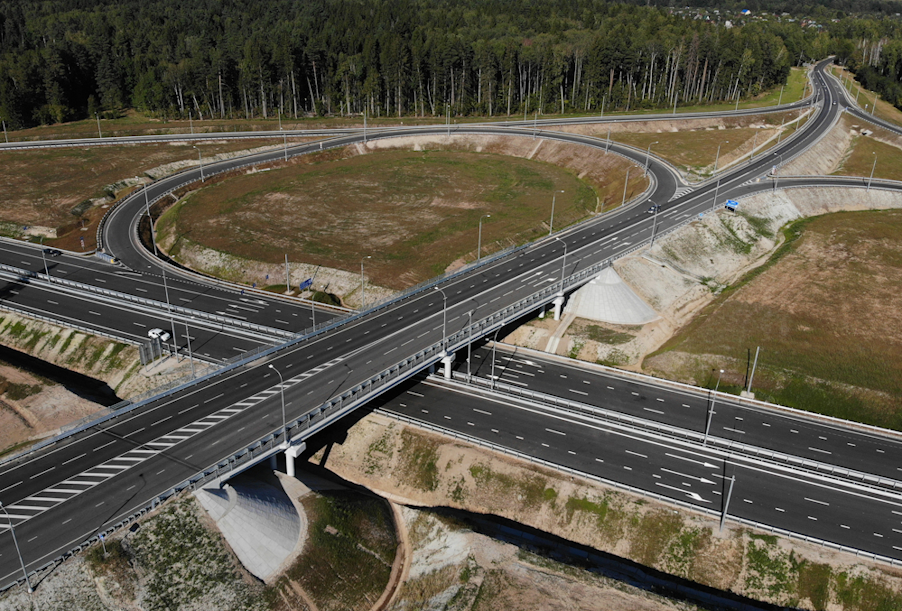 Стремительными темпами: в России продолжается реализация капиталоемких дорожных проектов