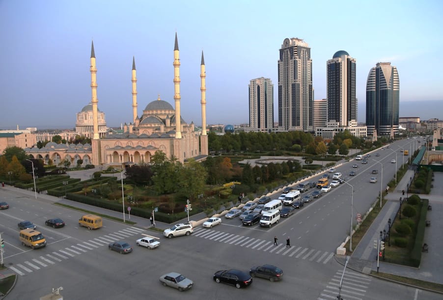 В Грозном благодаря нацпроекту отремонтировали восемь улиц, ведущих к мечетям